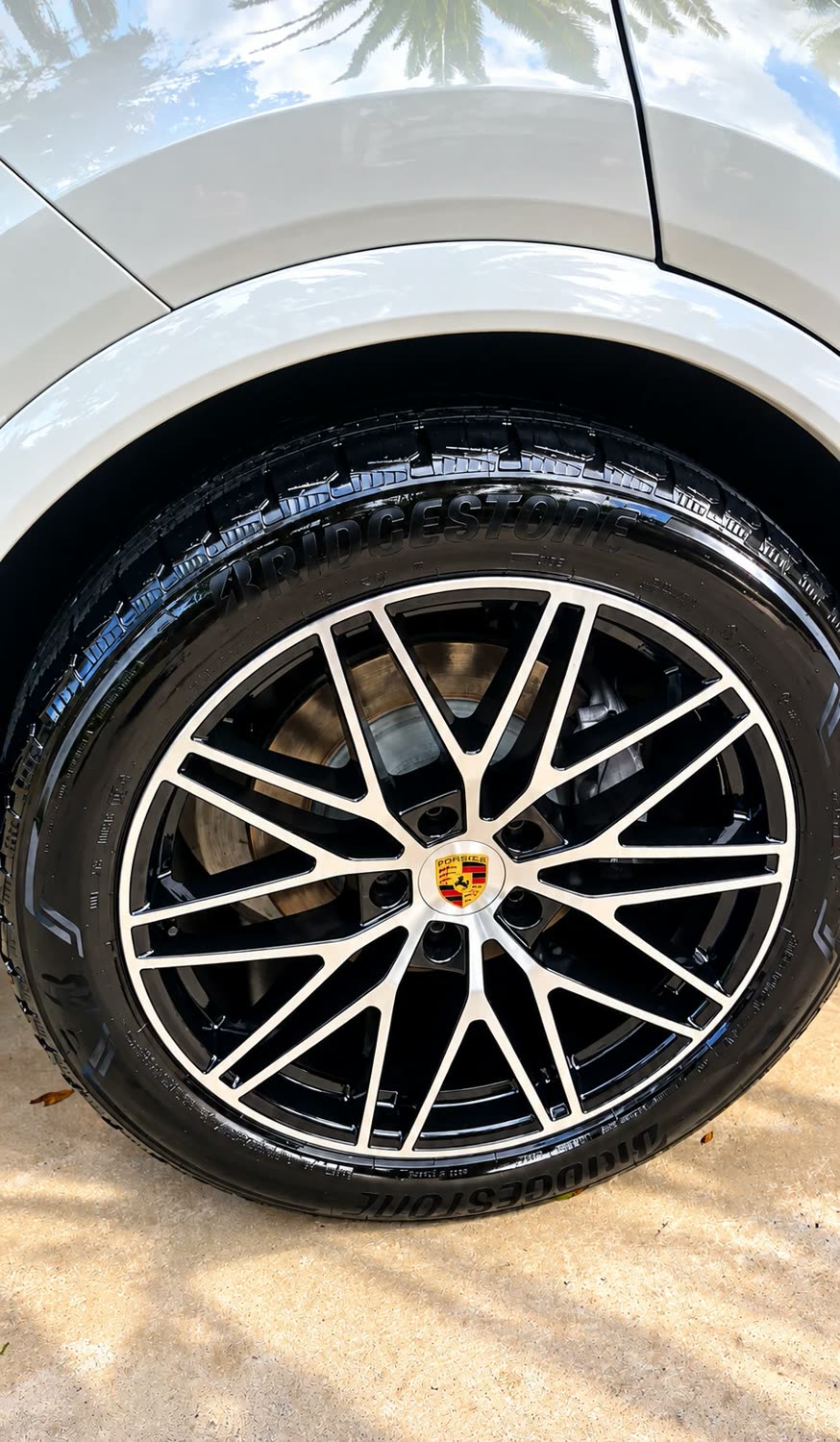 Porsche wheel and tire with a fresh tire shine